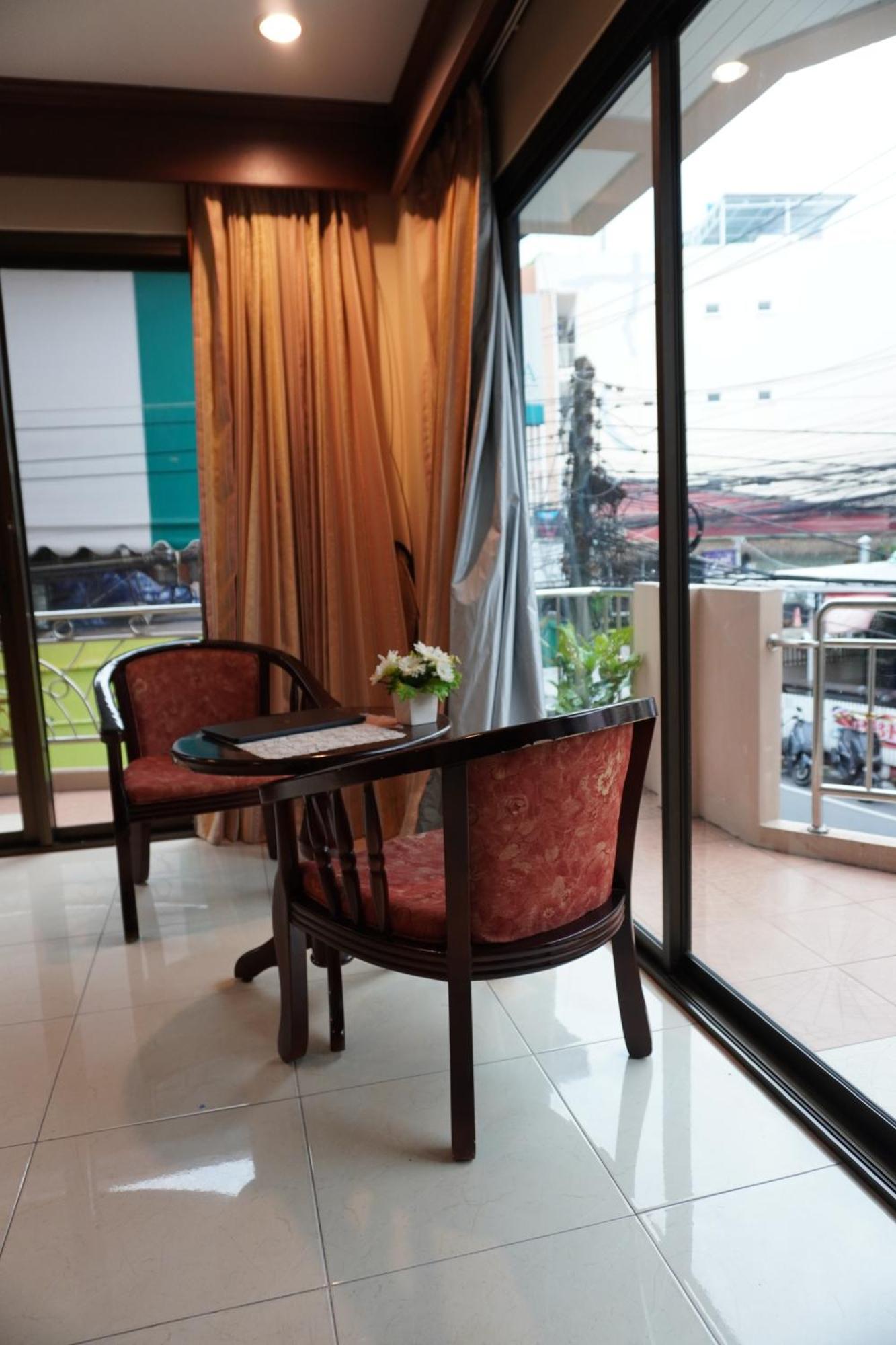 Centre Point Nanai Hotell Patong Eksteriør bilde