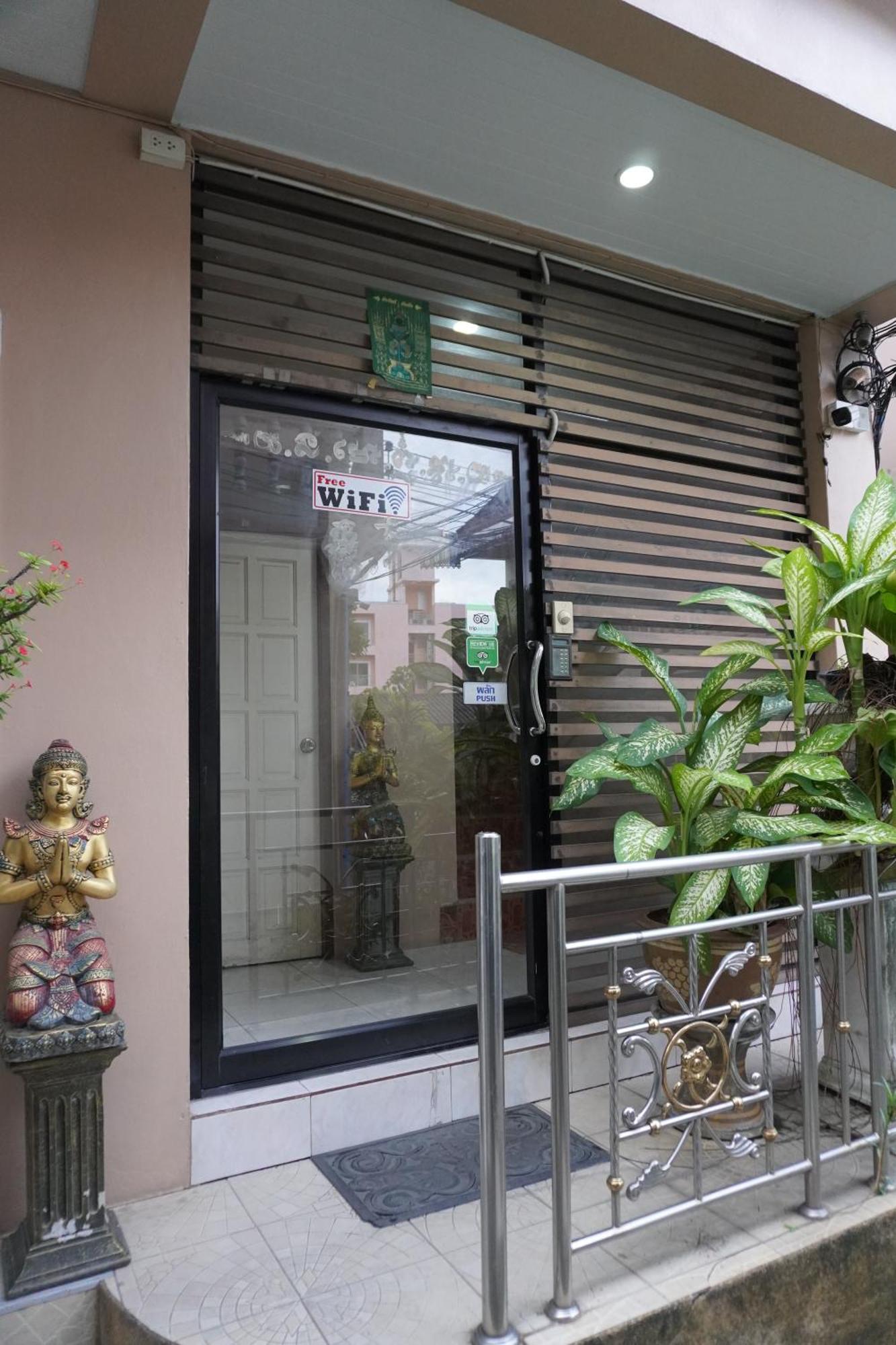 Centre Point Nanai Hotell Patong Eksteriør bilde