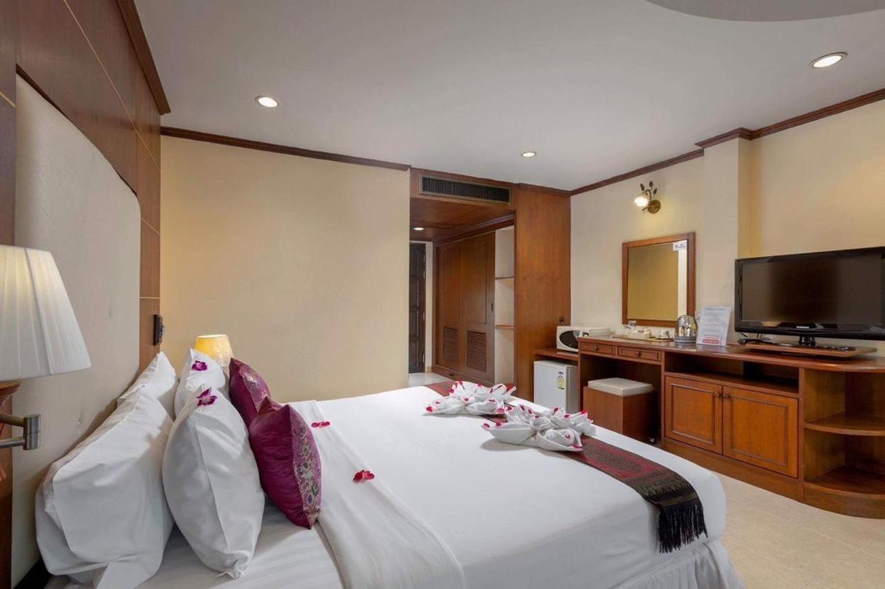 Centre Point Nanai Hotell Patong Eksteriør bilde