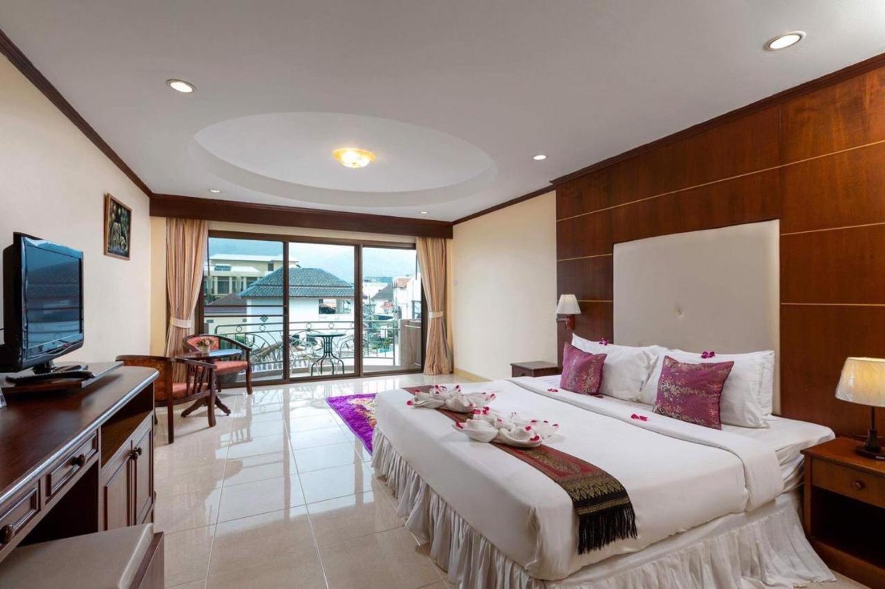 Centre Point Nanai Hotell Patong Eksteriør bilde